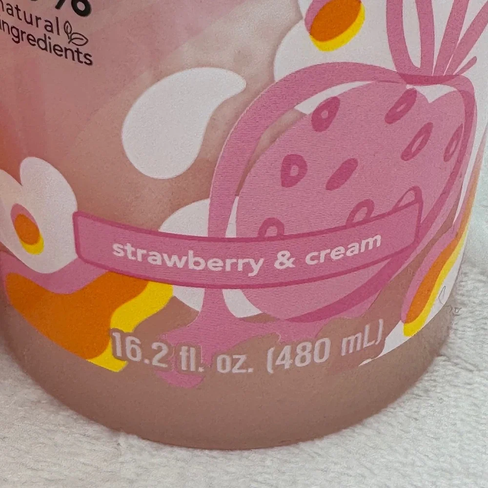 New 2pk Onyx Professional Very Berry Foaming Body Wash 16.2oz Strawberry & Cream